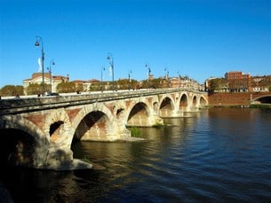 Pont Neuf över Garonne är endast en av många broar över floden