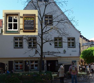 Zum Nussbaum.