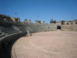 Frejus grundlades under Julius Cæsar – här ses resterna av en amfiteater