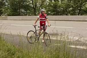 Efter 36 min, som är rekord för hela sträckan uppför Alpe d´Huez, har Anne-Vibeke kört tre km