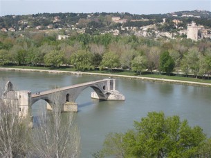 Resterna av Avignon bron