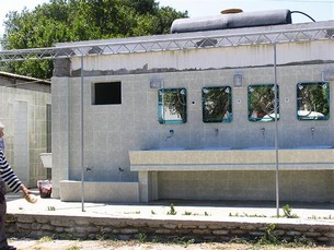 Sanitetsbyggnaden på Camping Maslinas