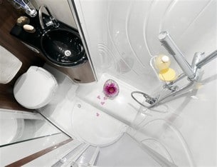 Funktionell hygienavdelning med generösa mått