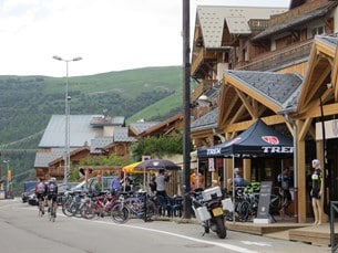 Alpe d´Huez är både en ort och ett berg