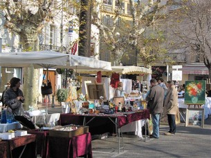 Spännande antikvitetsmarknader i Antibes gamla stadsdel