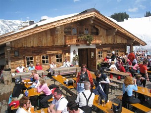 Burgl Alm serverar endast hemlagad mat