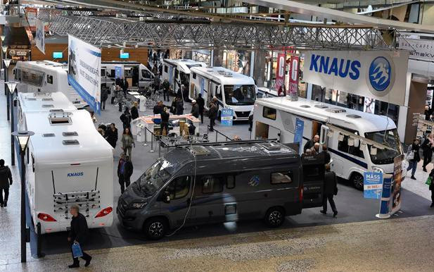 Åtta husbilar från Knaus visades upp i Nordstans köpcentrum. 