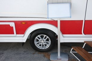 2015 års vagnar får nya lättmetallfälgar, som på Royal, Imperial och Hacienda är svartlackerade.