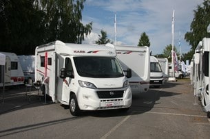Nya halvintegrerade Kabe Travelmaster, 2,50 meter bred och med den uppdaterade fronten från Fiat.
