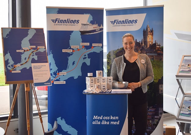 Gudrun Brunnström, marknadschef på Finnlines, tävlade ut presentkort på resor till Tyskland och Finland. 