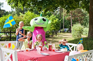 Målet är att skapa campingar som ger en avkopplande semester och erbjuda ett aktivitetsutbud för alla åldrar.