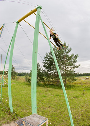 Kiiking är en extremsport som uppfanns i Estland.