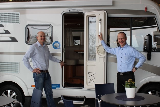 Hymer Center firar 10 år. Ronny och Ingvar är glada över att de jobbar på Europas största husbilstillverkare. 