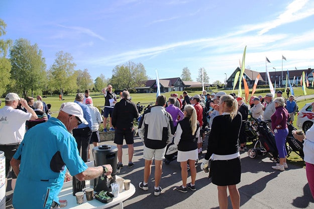 Samling inför kanonstarten kl 9.