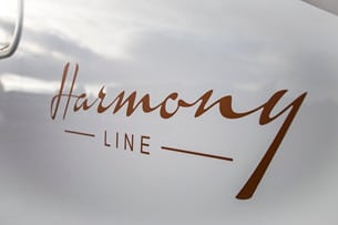 Konceptet Harmony Line innebär att dekor, tyger, material, inredning och design harmonierar.