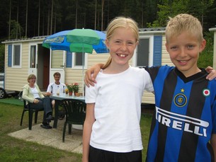 Camping platser är säkra och utformade för att möta barn på lekplatser och i de många aktiviteter
