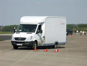 Det gick undan vid provkörningarna på det avlysta flygfältet