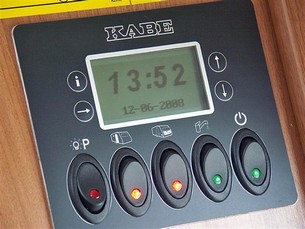 Användarvänlig kontrollpanel med många funktioner