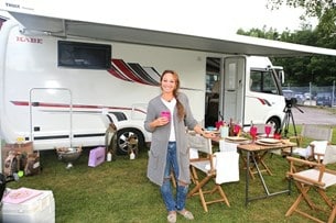 Charlotte Perrelli har åkt Kabe husbil på sin sommarturné.