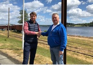 Nordic Camping & Resorts VD Johan Söör och Noras turistchef Håkan Ceder.