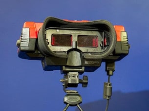 Ett av 70 objekt - Virtual Boy, Nintendos VR-satsning från 1995. Den floppade och året efter lades hela projektet ned.