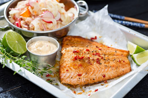 Grillad laxsida med asiatiska smaker.