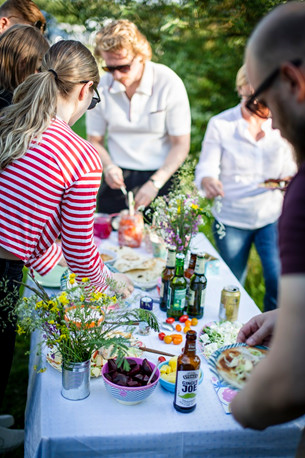 Sommarnumret innehåller goda recept och tips på semestermat från Sanna Ohlander. 