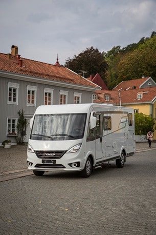 Vårt intryck av Hymer Exsis-i 588 är att den känns smidig och lättmanövrerad. 