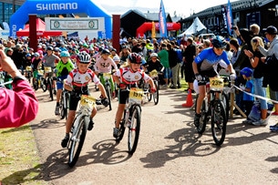 Vasaloppet

är mer än bara skidor. Här är det barnens Cykelvasa.