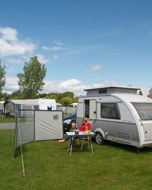 Campingguide där Danmarks 498 godkända campingplatser har samlats