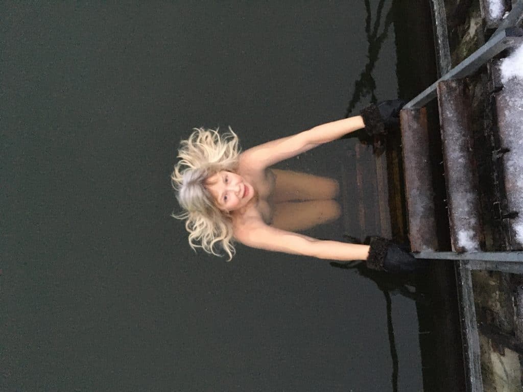 Jag känner mig hel och lycklig, förklarar Cecilia Ljung.