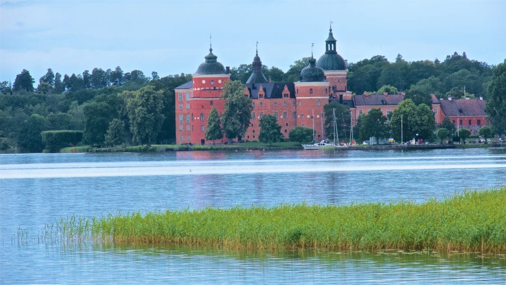 Bygget av Gripsholms slott påbörja-des av Gustav Vasa 1537. 