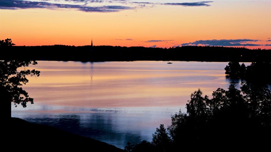 Solnedgång över Mariefreds Camping. 