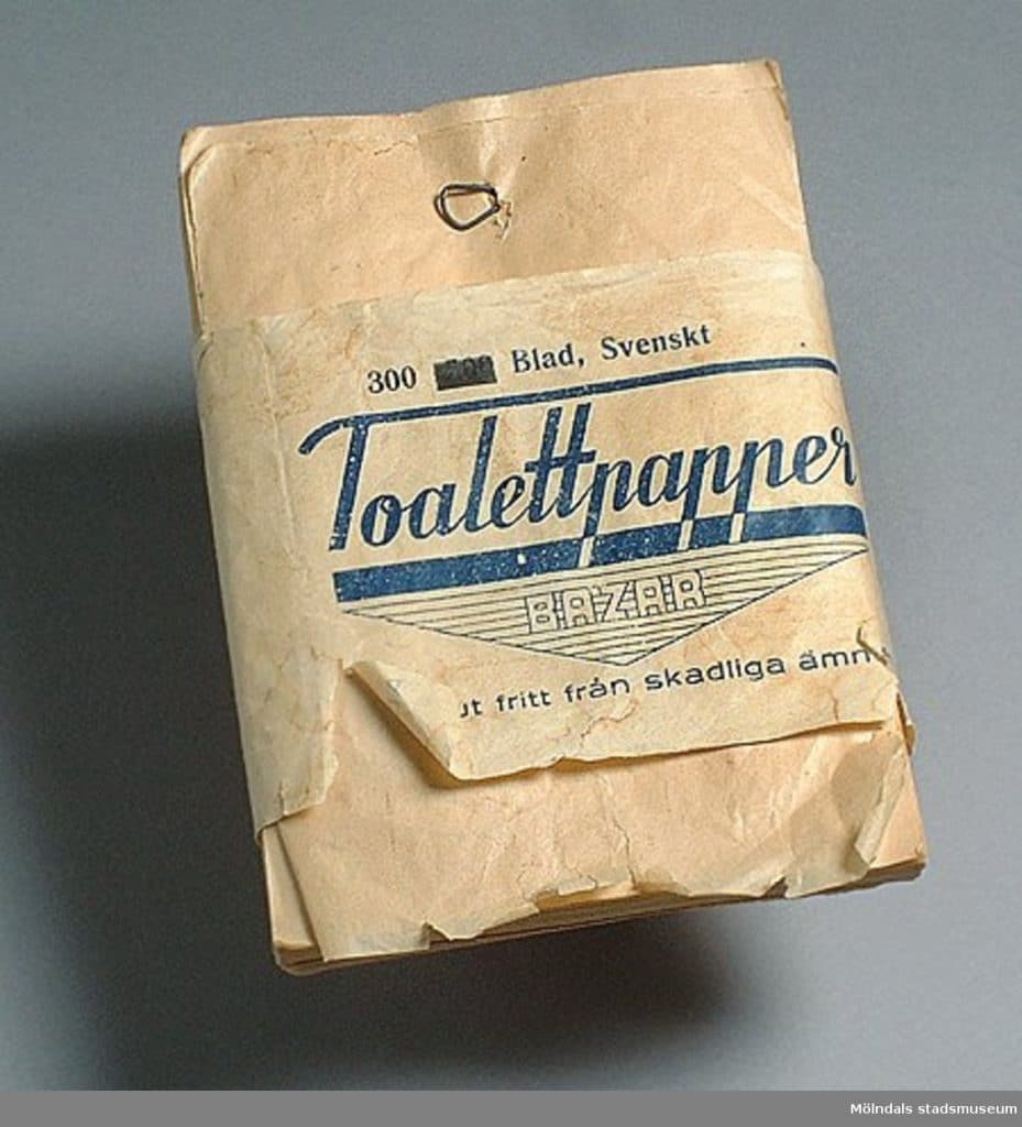 Toalettpapper av märket Bazar, 300 blad, från tiden för 2:a världskriget. "Absolut fritt från skadliga ämnen". 