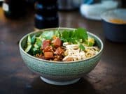 Poké bowl med tonfisk