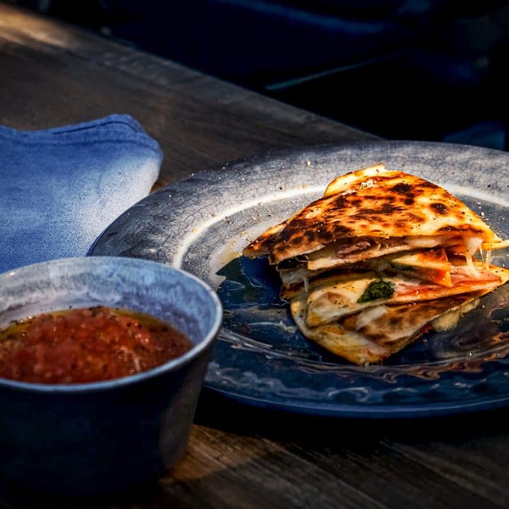 Quesadillas med salsa